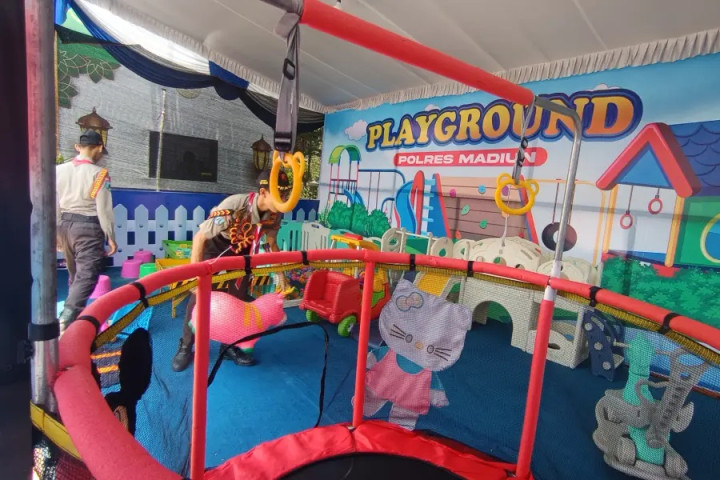 Berbagai fasilitas telah disediakan Polres Madiun  untuk mendukung kenyamanan para pemudik. Satu fasilitas yang tersedia adalah area bermain anak atau playground.