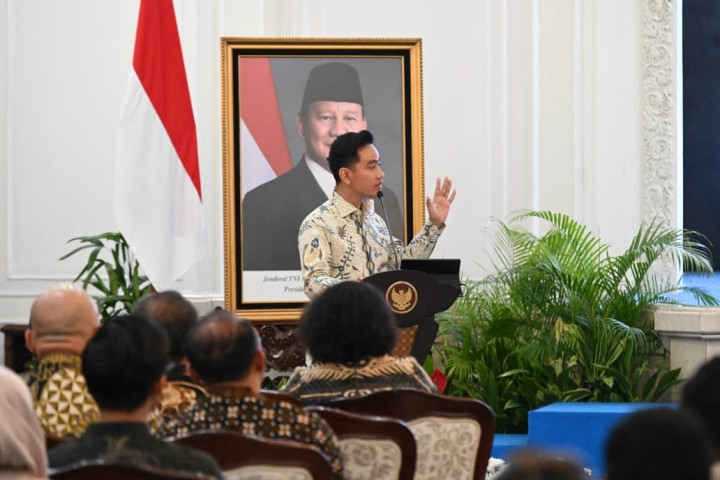 Wakil Presiden (Wapres) Gibran Rakabuming secara resmi melepas peserta Program Pengabdian Alumni Pejuang Digital di Istana Wakil Presiden, Jl. Medan Merdeka Selatan No. 6, Jakarta Pusat, Kamis (02/04/2026). 