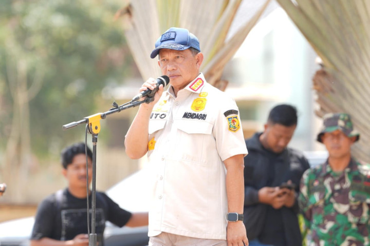 Ketua Satgas PRR Tito Karnavian memberikan keterangan penanganan pascabencana Sumatera, Jum'at, 17 April 2026