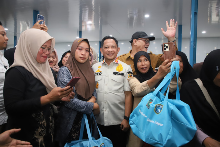 Ketua Satgas PRR Tito Karnavian mengunjungi warga penyintas bencana di Kabupaten Bener Meriah, Aceh.