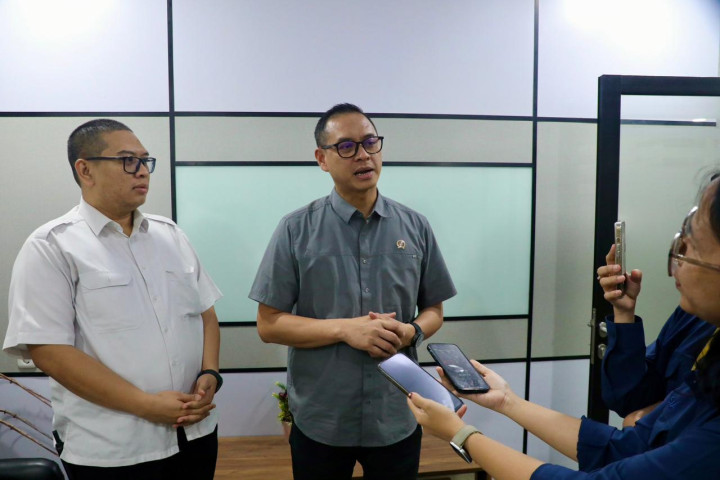 Kepala Biro Humas Kementerian ATR/BPN Shamy Ardian memberikan keterangan pers terkait pelayanan pengaduan masyarakat berbasis digital.
