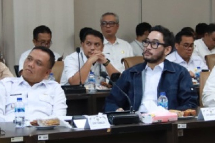 Bupati Bandung Barat, Jeje Ritchie Ismail, menghadiri Rapat Koordinasi Pembahasan Luasan Lahan Pertanian Pangan Berkelanjutan (LP2B) di Gedung Direktorat Jenderal Tata Ruang Kementerian ATR/BPN, Jakarta. 