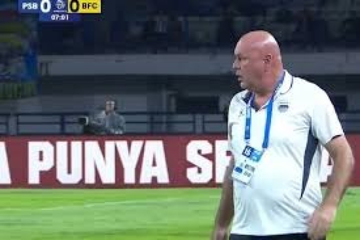 Pelatih Persib Bandung Bojan Hodak