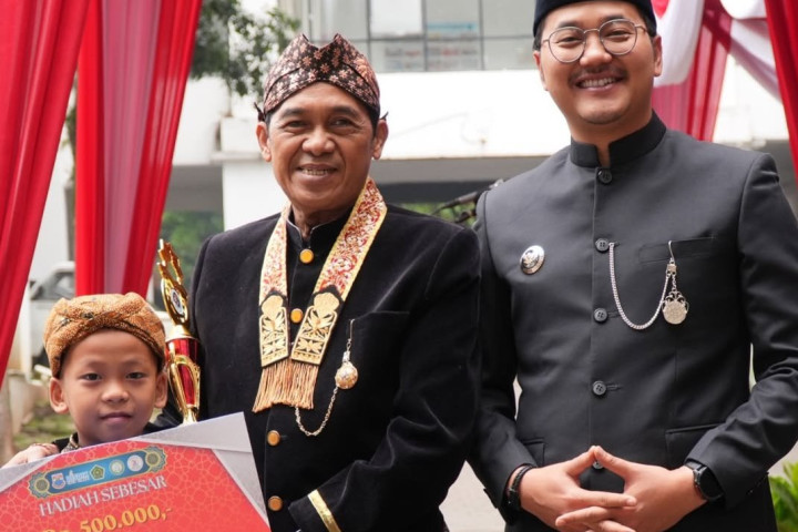 Wali Kota Cimahi Ngatiyana menghadiri Peringatan Hari Pendidikan Nasional 2026 Tingkat Kota Cimahi, di Lapang Apel Pemkot Cimahi, SEnin, 4 Mei 2026.