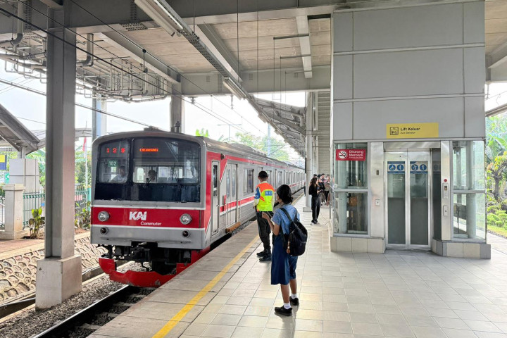Situasi Stasiun Bekasi Timur dalam kondisi normal, Senin, 4 Mei 2026.