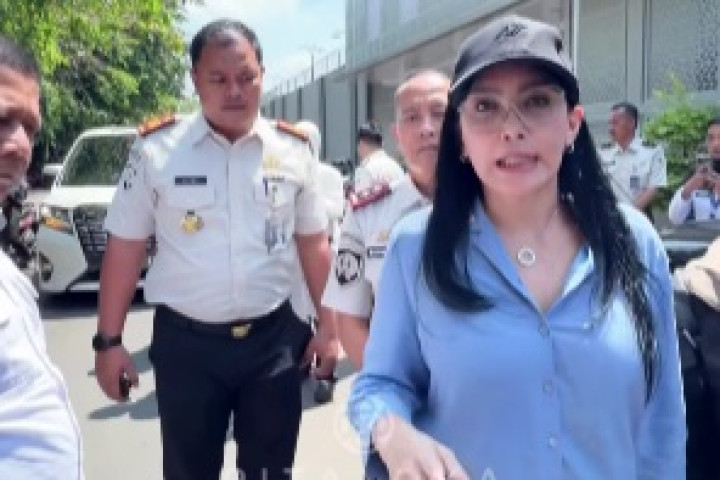 Anggota DPR RI Diah Pitaloka melontarkan kritik tajam terhadap kondisi perlintasan sebidang di Purwakarta, yang dinilai telah menjadi titik rawan kemacetan