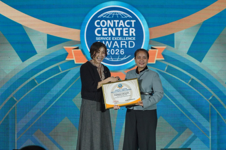 Senior Vice President Layanan Contact Center Pegadaian, Rinny Amelia Hadjoh, menerima penghargaan  Contact Center Service Excellence Award (CCSEA) 2026 , di Jakarta .