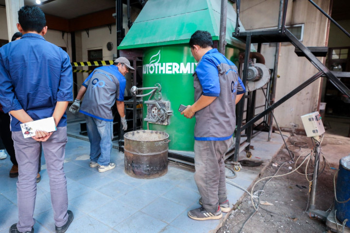 Pemerintah Kota Bandung terus mencari alternatif solusi penanganan sampah. Salah satunya dengan meninjau prototipe teknologi pengolahan sampah milik PT Tohaan Renewable Energy Engineering. 