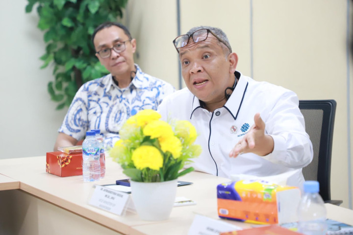 Wakil Menteri Ketenagakerjaan Afriansyah Noor memfasilitasi dialog antara manajemen PT Multistrada Arah Sarana Tbk dan serikat pekerjanya guna mendorong penyelesaian perselisihan hubungan industrial secara dialogis 