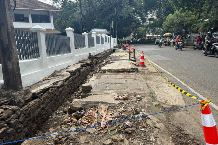 Penataan PKL di Sukajadi bukan sekadar pembongkaran tetapi juga upaya mengembalikan fungsi ruang publik untuk pejalan kaki dan menciptakan wajah kota yang lebih tertib.