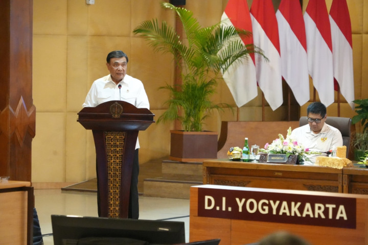 Menteri Koordinator Bidang Politik dan Keamanan (Menko Polkam) Djamari Chaniago, memberikan arahan kepada Forum Koordinasi Pimpinan Daerah (Forkopimda) wilayah Jawa-Bali, Jumat, 5 Juni 2026