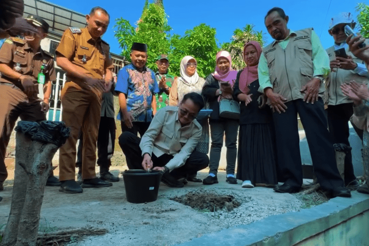 Wakil Wali Kota Cimahi Adhitia Yudisthira meluncurkan Program Pemberdayaan Masyarakat (PPM) di Kecamatan Cimahi Utara, Selasa, 9 Juni 2026.