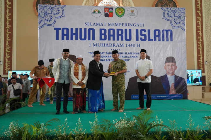 Pangdam III/Siliwangi Mayjen TNI Kosasih, S.E., M.M., menghadiri sekaligus memberikan tausiah Peringatan Tahun Baru Islam di Kota Bogor, Senin, 15 Juni 2026. 