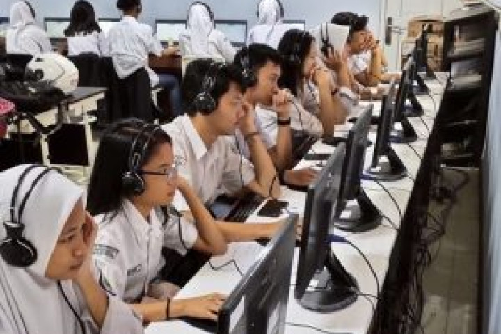 SMA Pasundan 2 Bandung menyediakan dua program kelas unggulan yang dapat dipilih secara fleksibel oleh siswa baru pada awal tahun pelajaran.