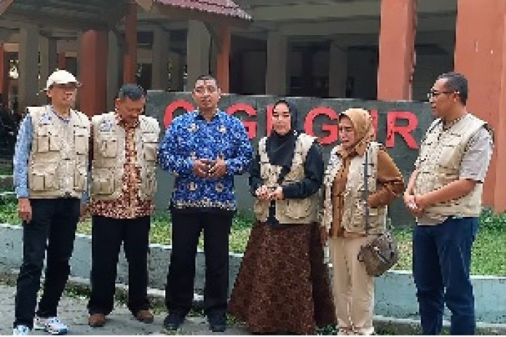 Komisi III DPRD Kota Cimahi melakukan Sidak Blok E Rusunawa yang mangkrak selama 15  tahun