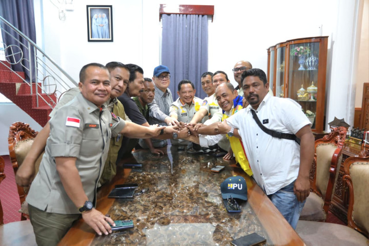 Kepala Satgas PRR Tito Karnavian menghadiri Rapat Koordinasi (Rakor) Percepatan Rehabilitasi dan Rekonstruksi Pemulihan Pascabencana Hidrometeorologi yang berlangsung di Aula Pendopo Bupati Bener Meriah, Aceh, Rabu, 8 Juli 2026