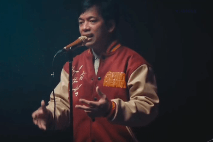 Grup musik ternama D'MASIV baru saja meluncurkan karya terbaru berupa versi rekaman langsung untuk lagu mereka yang berjudul 