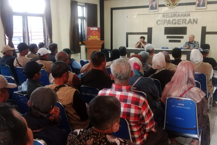 Bawaslu Kota Cimahi menyelenggarakan Forun  Warga Pengawasan Pemilu yang digelar bersama warga Kelurahan Cipageran di Aula Kelurahan Cipageran, Kamis (9/7/2026).