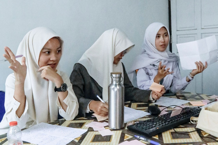 Sebanyak 78 peserta mengikuti Lomba Debat Bahasa Indonesia Tingkat Jawa Barat, di SMAN 1 Lembang, 11 – 12 Juli 2026. 