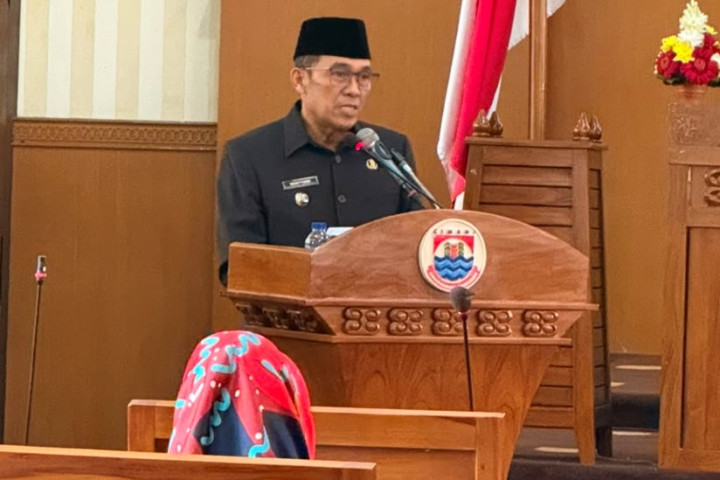 Wali Kota Cimahi Ngatiyana menghadiri Rapat Paripurna DPRD Kota Cimahi, Rabu, 5 Agustus 2026.