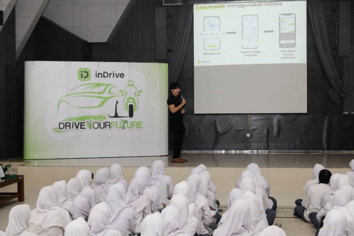 Indrive memberikan pendidikan aman berkendaraan