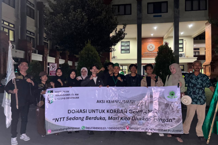 Himpunan Mahasiswa Islam (HMI) Cabang Denpasar bersama Perhimpunan Mahasiswa Bima Dompu (PMBD) menggelar aksi penggalangan dana kemanusiaan di Jalan PB Sudirman, Denpasar, pada Sabtu (22/08/2026). 