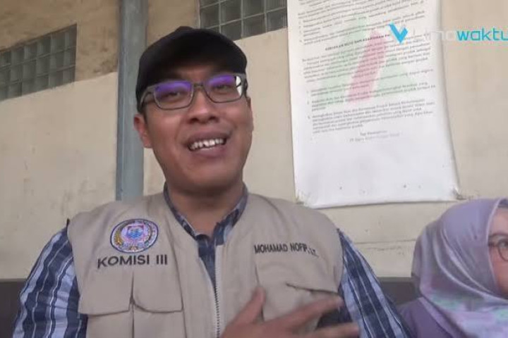 Ketua Komisi III DPRD KOta Cimahi M Nofip memberikan keterangan pers usai melakukan sidak pembangunan infrastrukitur RSUD Cibabat.
