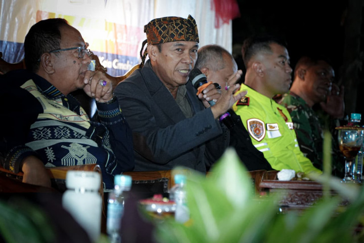 Pemerintah Kota Cimahi bersama Forkopimda kembali terjun ke masyarakat pada program Pak Wali Kota Ngawangkong Bari Ngaronda (PAWANG RONDA), Rabu (2/9). 