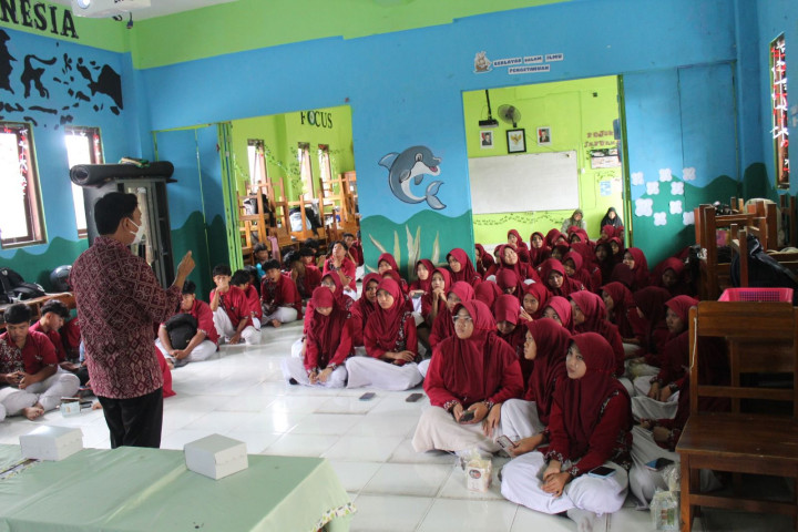 MA Al Muhajirin Denpasar menjadi tempat pelaksanaan kegiatan sosialisasi schooltech.id, platform digital untuk mendukung transformasi dan pengelolaan pendidikan berbasis teknologi. i