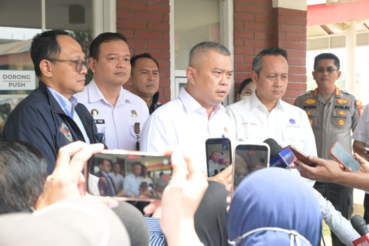 Menteri Perhubungan Dudy Purwagandhi saat memberikan keterangan media di Bandara Soekarno-Hatta, Senin, 7 September 2026. 