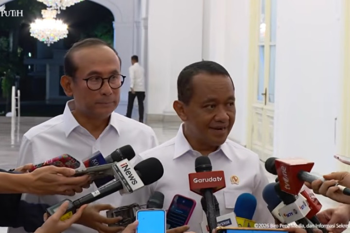 Menteri Energi dan Sumber Daya Mineral (ESDM) Bahlil Lahadalia mengonfirmasi bahwa stok cadangan BBM nasional saat ini berada dalam kondisi aman pada kisaran 18 hingga 20 hari.