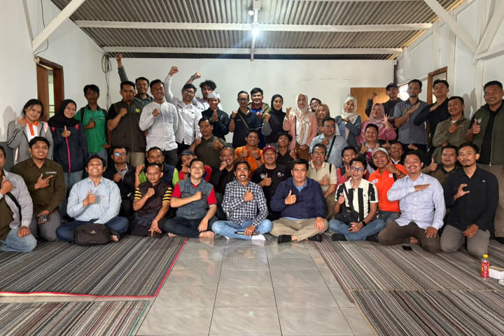 Panitia Farmers Fun Day berfoto bersama usai menggelar pertemuan persiana kegiatan, belum lama ini.