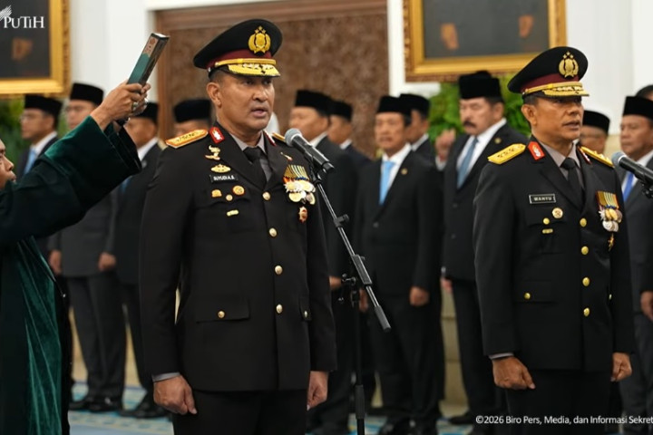 Komjen Pol. Suyudi Ario Seto, S.I.K., S.H., M.Si. dilantik sebagai Kepala Kepolisian Negara Republik Indonesia (Kapolri) yang baru, di Istana Presiden, Kamis, 1 Oktober 2026.