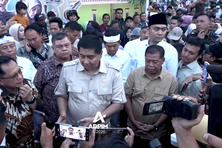 Menteri PKP RI Maruarar Sirait memberikan keterangan pers pada Kegiatan Program Gentengisasi, di Kab. Purwakarta 2 Oktober 2026