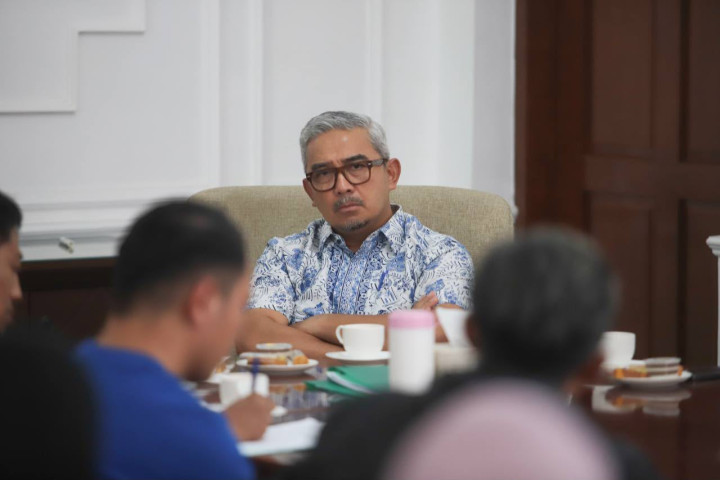 Wali Kota Bandung M Farhan bertemu dengan orang tua pemain Elite Pro Academy (EPA) Persib di Pendopo Kota Bandung, Senin 12 Oktober 2026.